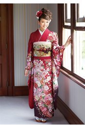 着こなしで差がつく伝統の赤野お振袖。