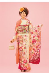 きれいなクリーム～オレンジのグラデーションが大人の可愛らしさ。