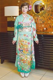 かわいく落ち着いた雰囲気の振袖