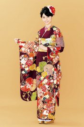 ベースは赤に近い紫色です