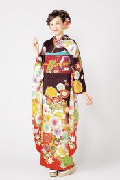 シックな地色に花文様が映えます。