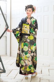 個性的ですが派手すぎず、とても印象に残るデザインです。